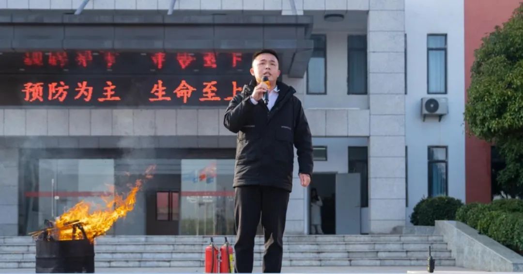 南昌向遠(yuǎn)軌道技術(shù)學(xué)校開展消防應(yīng)急疏散演練活動(dòng)