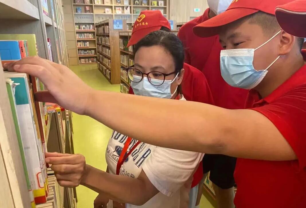志愿向遠,愛使我行--南昌向遠軌道技術(shù)學(xué)校志愿者赴江西省圖書館開展志愿服務(wù)活動