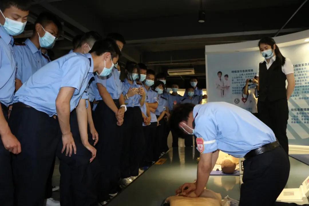 南昌向遠(yuǎn)軌道技術(shù)學(xué)校組織學(xué)生赴南昌安全生產(chǎn)教育警示基地體驗(yàn)活動